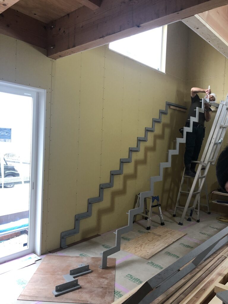 スチール階段の施工